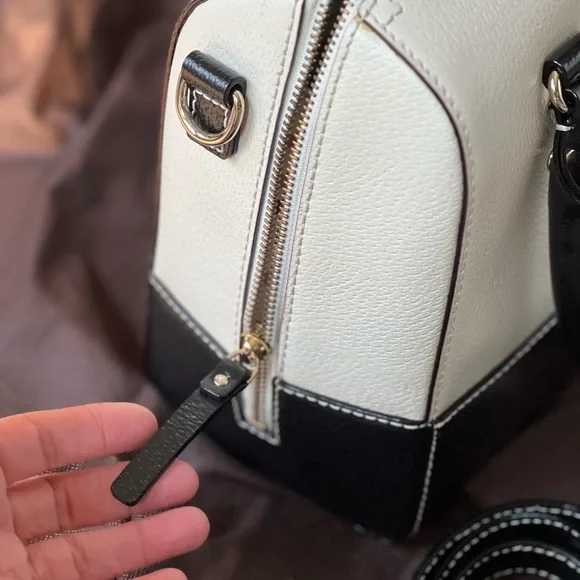 Kate Spade ♠️ Brand New Beautiful handbag or use it as crossbody. - Picture 3 of 10